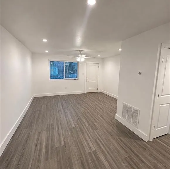 625 Papworth Ave #B — Photo 3