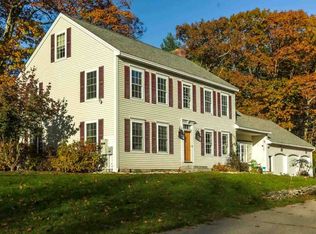 35 Town Hall Rd, Madbury, NH 03823