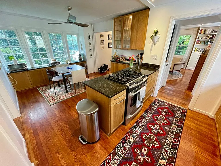 1309 N Glebe Rd — Photo 45