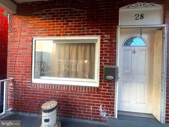 3rd image of 28 Boone St