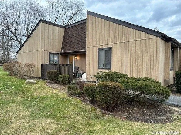 98 Strathmore Gate Drive #98, Stony Brook, NY 11790