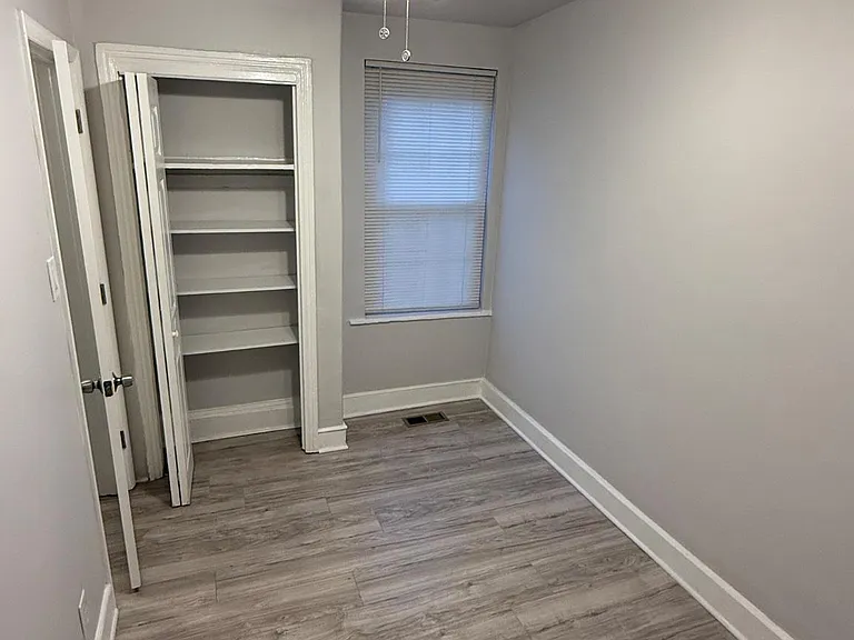 2040 N Darien St — Photo 24