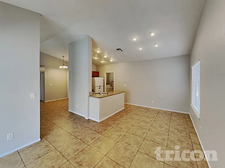 1648 Trish Ln — Photo 5