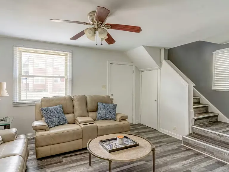 3801 S Calumet Ave — Photo 6