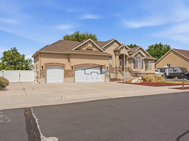 77037-4879 S 5050 W — Photo 2