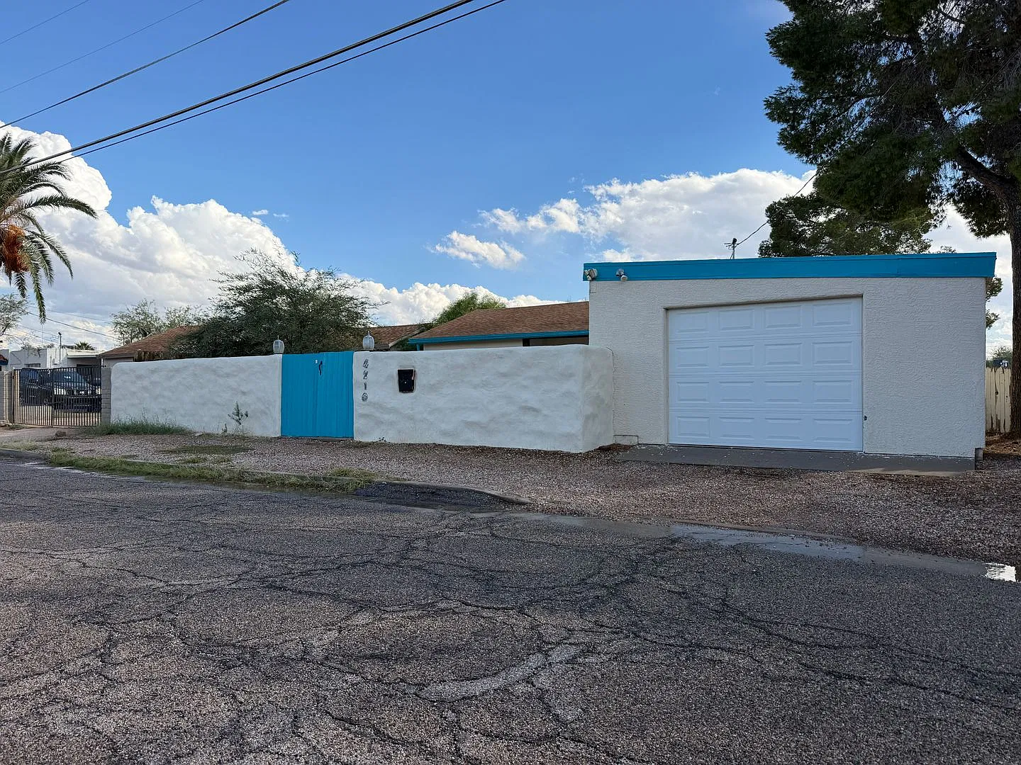 3Bdm 2Ba Home, Popular Location, All Utilities Included, Coming soon! — Photo 2