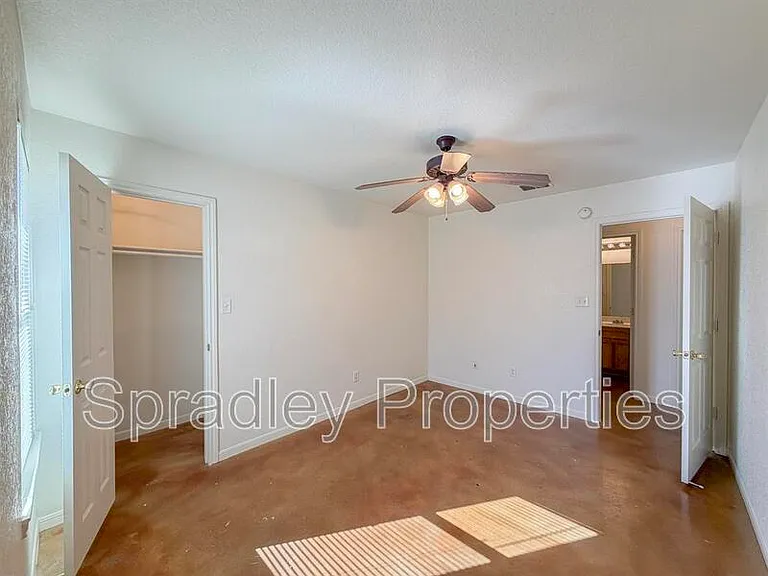 5700A Luxor Dr — Photo 12