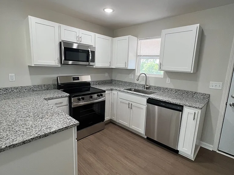 1106 S Mitchell St — Photo 10