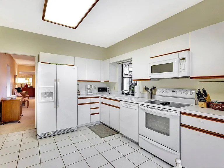 16050 W Bay Dr #151 — Photo 9