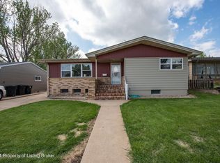 937 Sims St, Dickinson, ND 58601