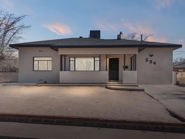 534 Charleston St NE, Albuquerque, NM 87108