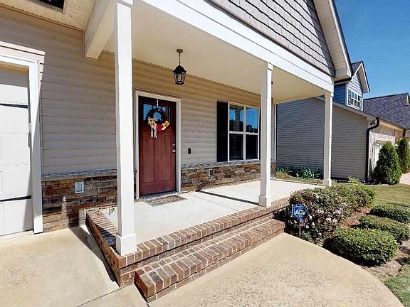 3rd image of 16 Hawthorne Ln