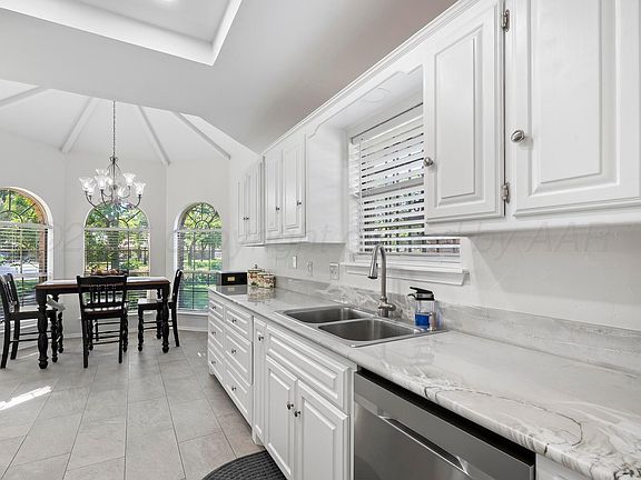 3rd image of 5814 Middleboro Dr
