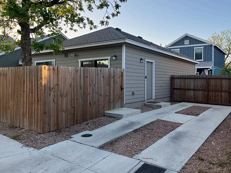 605 Arthur St — Photo 3