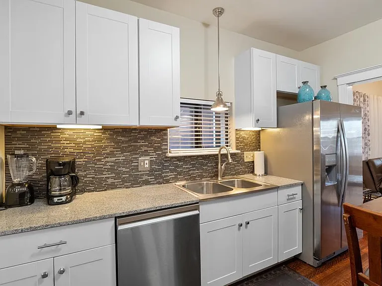 6136 Delmar Blvd — Photo 12