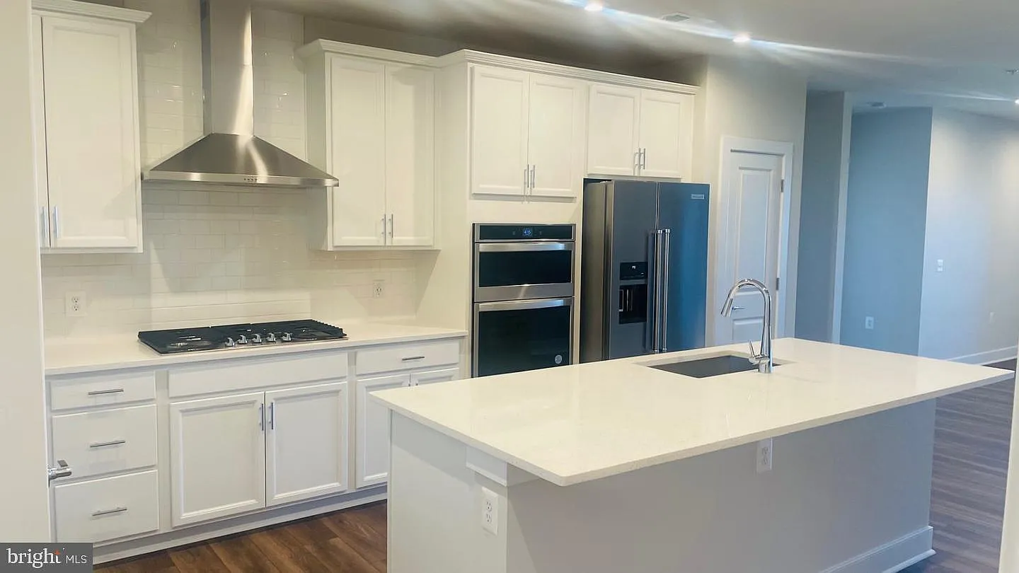 2 bed, 2.0 bath, 1417 sqft, $3,400 — Photo 3