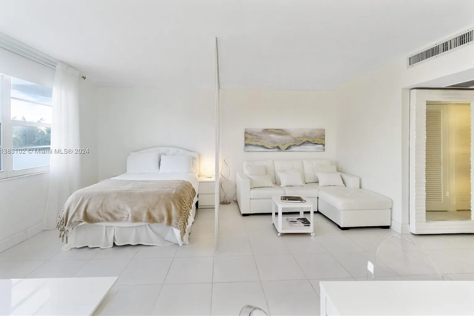 The Decoplage Condo — Photo 4