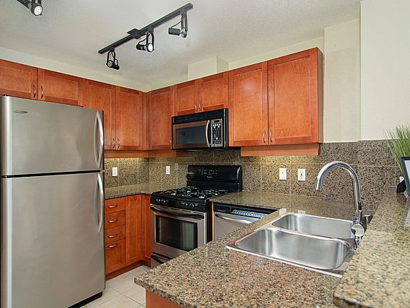 3rd image of 1240 India St Unit 300