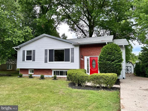 7506 Pollen St, Lorton, VA 22079