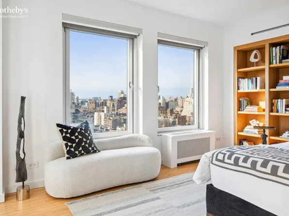 1 5th Avenue image 11 of 21