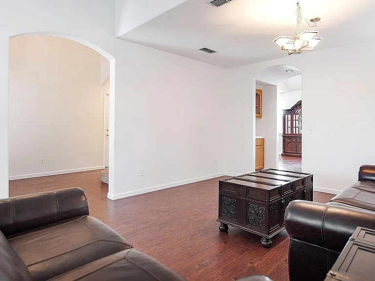 595 Birchwood Rd — Photo 1