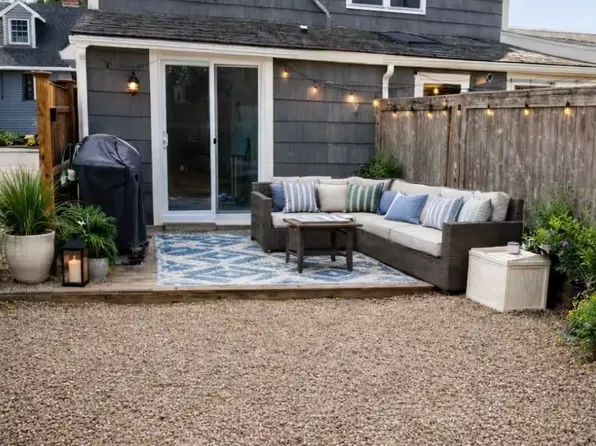 13 Franklin St, Newburyport, MA 01950