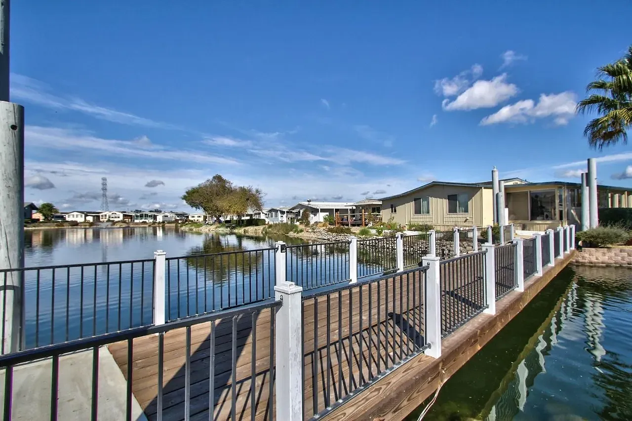 1 bed, 684 sqft, $2,399 — Photo 3