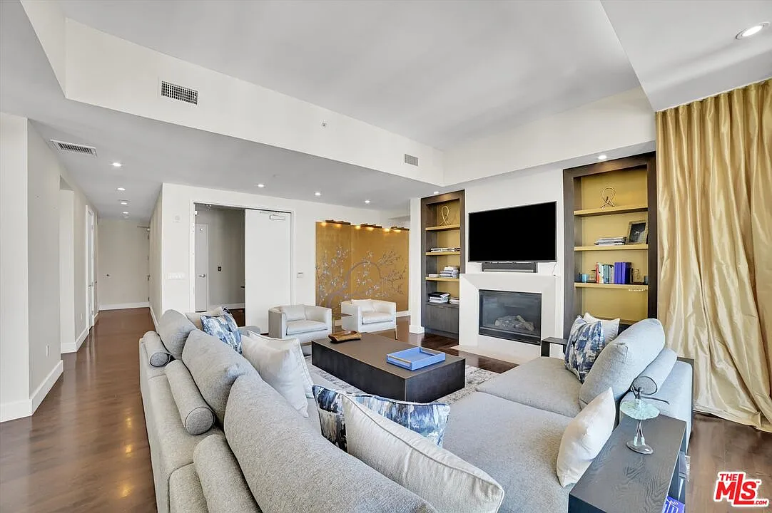 2 bed, 3.0 bath, 2765 sqft, $25,000 — Photo 4