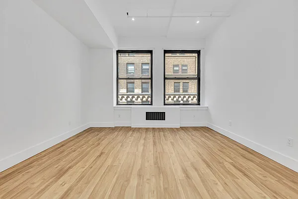 Living room, photo 2