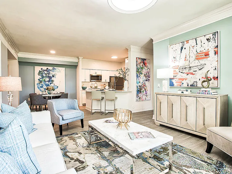 9-Foot Ceilings with Crown Molding