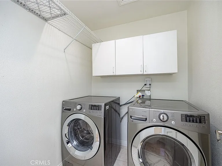 408 Flower St — Photo 24
