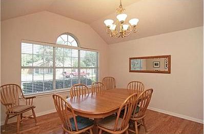 Spacious Dining For Large Gatherings