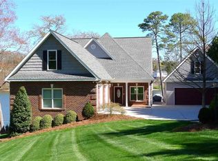 1052 21st Ave NW, Hickory, NC 28601