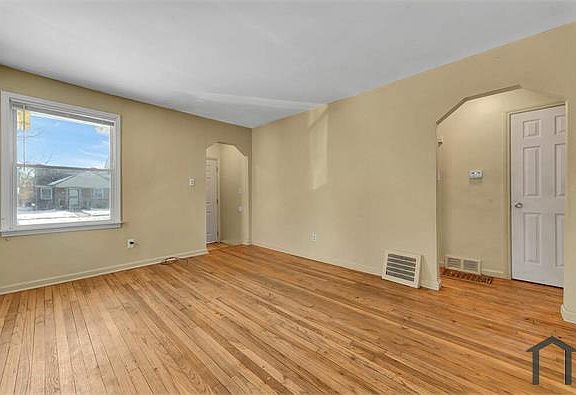 5th image of 18000 Gilchrist St
