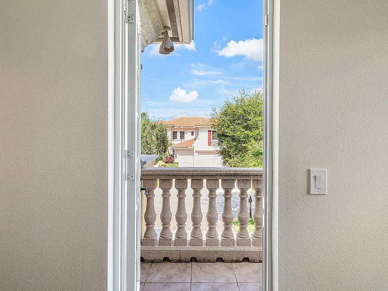 3381 Lago De Talavera — Photo 52