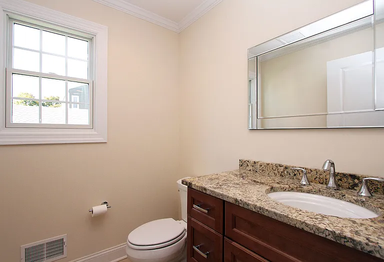 10 Lathrop Ave #B — Photo 4