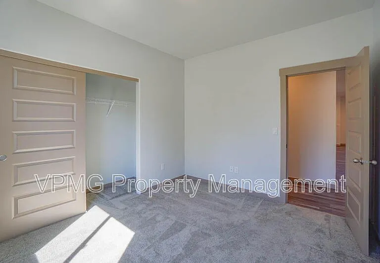 13801 NE 33rd Cir — Photo 21