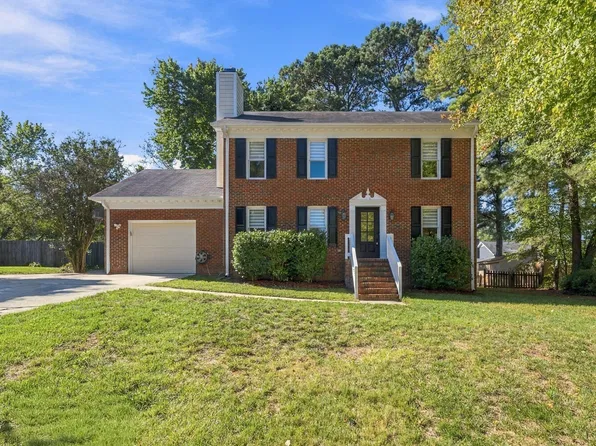 105 Pinewood Dr, Apex, NC 27502