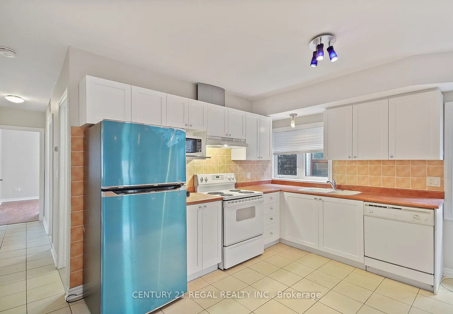 2 bed, $2,500 — Photo 2
