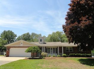 260 Woodlawn Ct, Zeeland, MI 49464