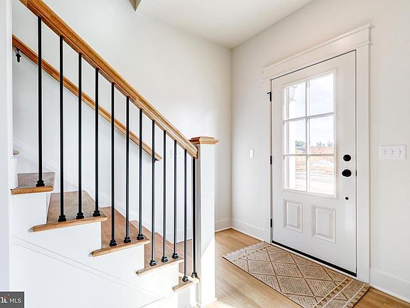 5th image of 218 Parkside Ave #27