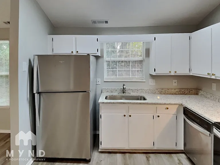 219 American Dr — Photo 5
