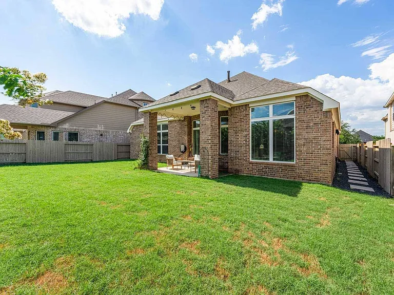4519 Sterling Heights Ln — Photo 41