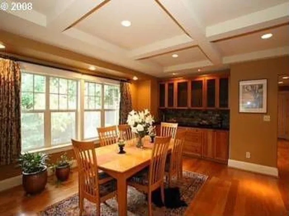 655 Marylhurst Dr, West Linn, OR 97068