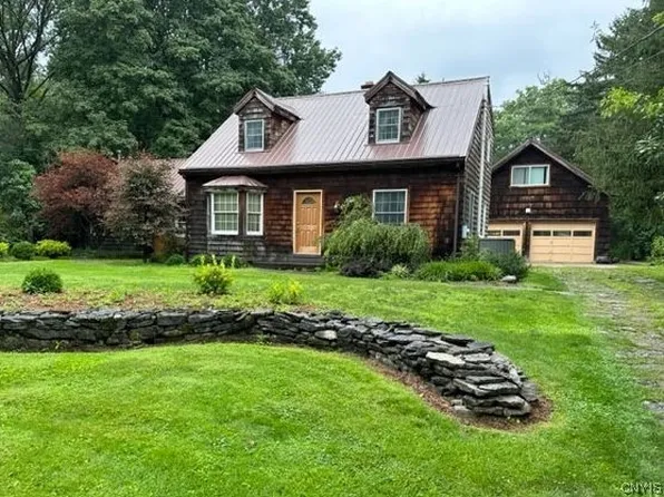 208 Churchill Ln, Fayetteville, NY 13066