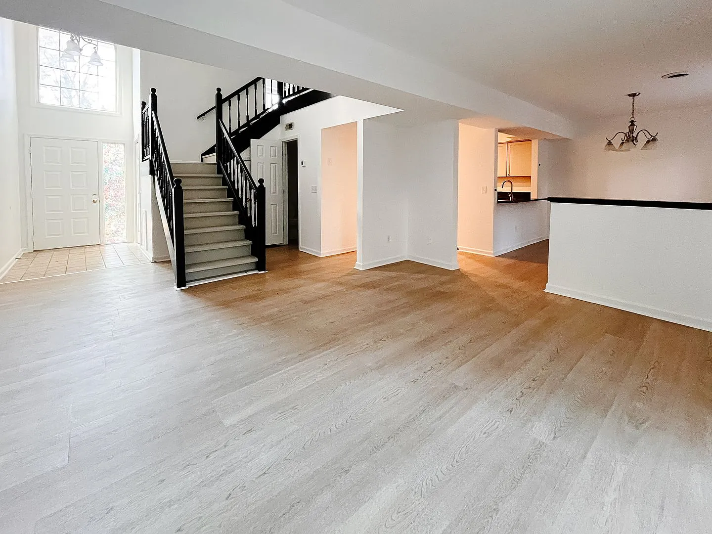 Updated and Conveniently Located 3 Bedroom 2.5 Bath Townhouse — Photo 2