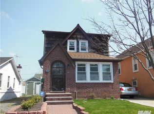 49 Lorraine Rd, Island Park, NY 11558