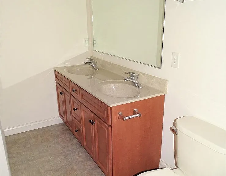 766 Oak Leaf Ln — Photo 16