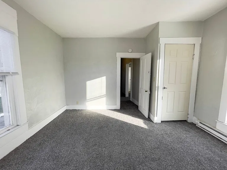 1014 E Adams St — Photo 7