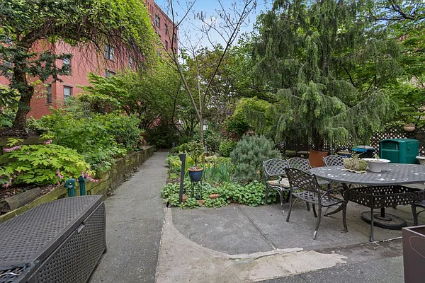 Sold by Mont Sky Real Estate | media 22